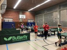 Jugendliche mit abgeklebtem Auge beim Turnier